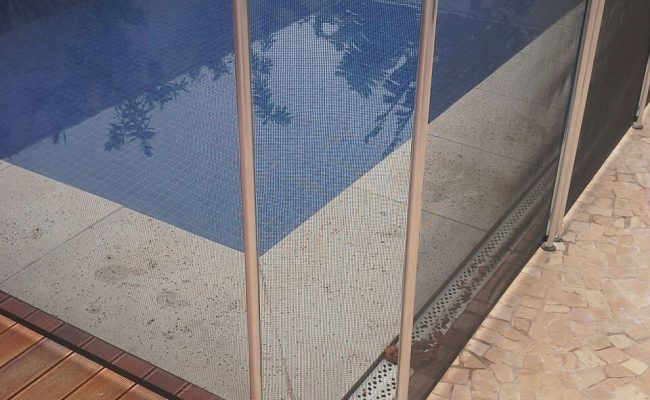 Protege Cercas para Piscina – cor preta